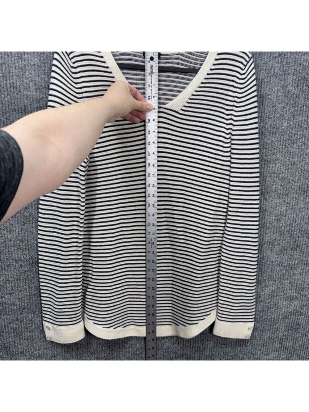Talbots Sweater Top Women’s MP Petite Black Ivory Stripe Long Sleeve V-Neck Knit - Picture 8 of 10
